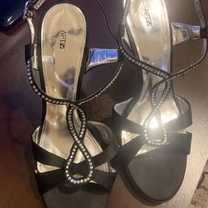 Apt 9 Black heels size 9